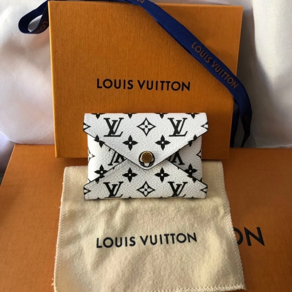 NWOB Louis Vuitton Kirigami Pochette SMALL B&W